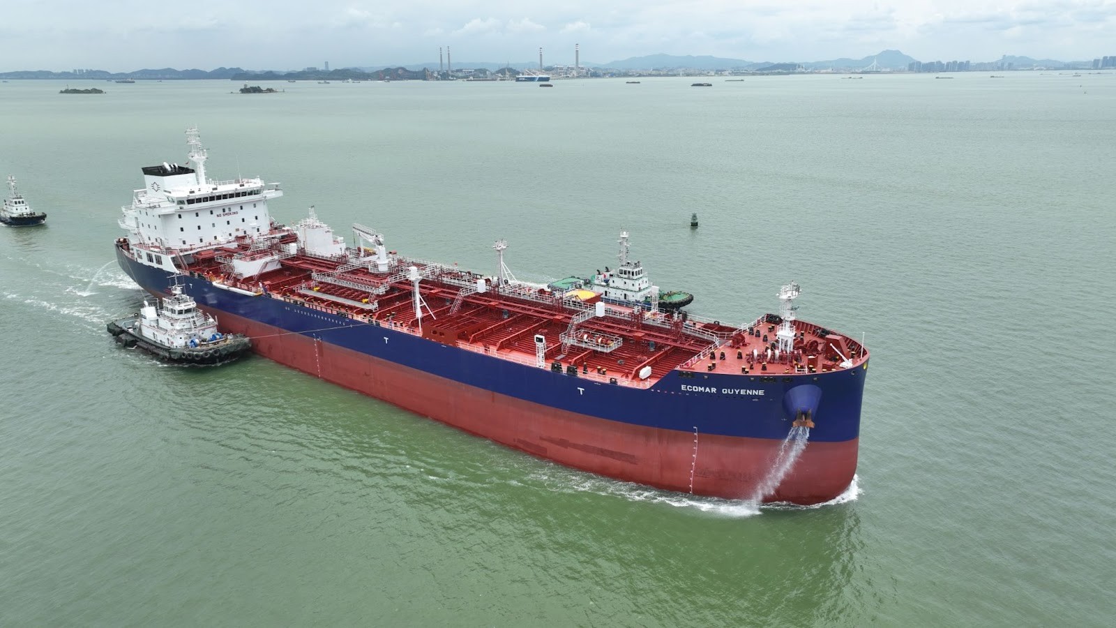 Transit: ECOMAR GARONNE entering English South Coast at The Dover Strait