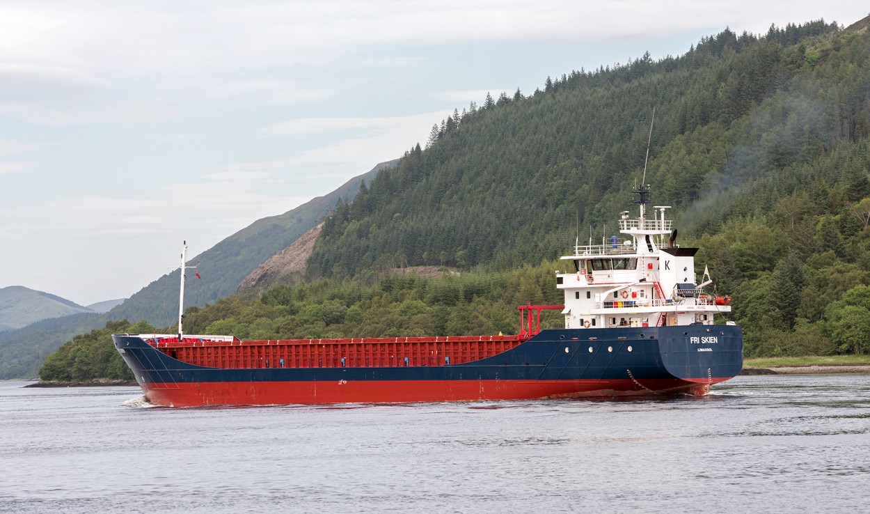  Irish Sea - FRI SKIEN transiting North Channel Belfast