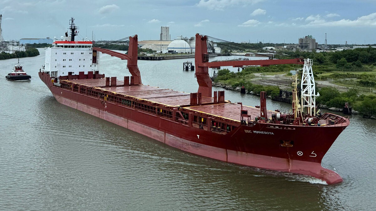 Transit: BBC MINNESOTA        entering English South Coast at The Dover Strait