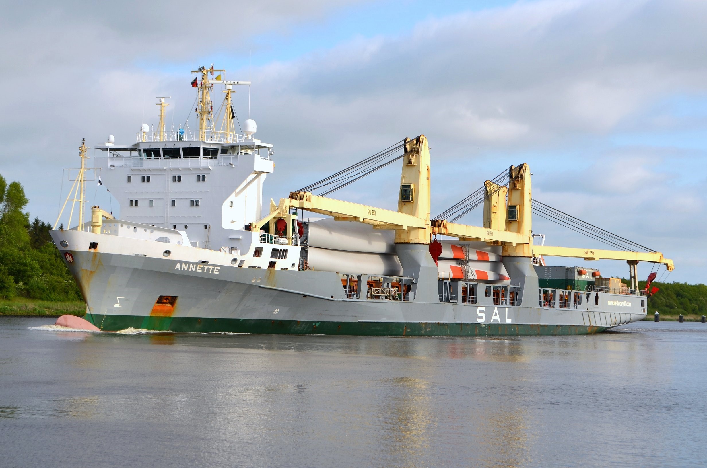 Transit: ANNETTE entering English South Coast at The Dover Strait