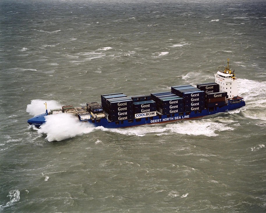 Thames Departure: VOHBURG