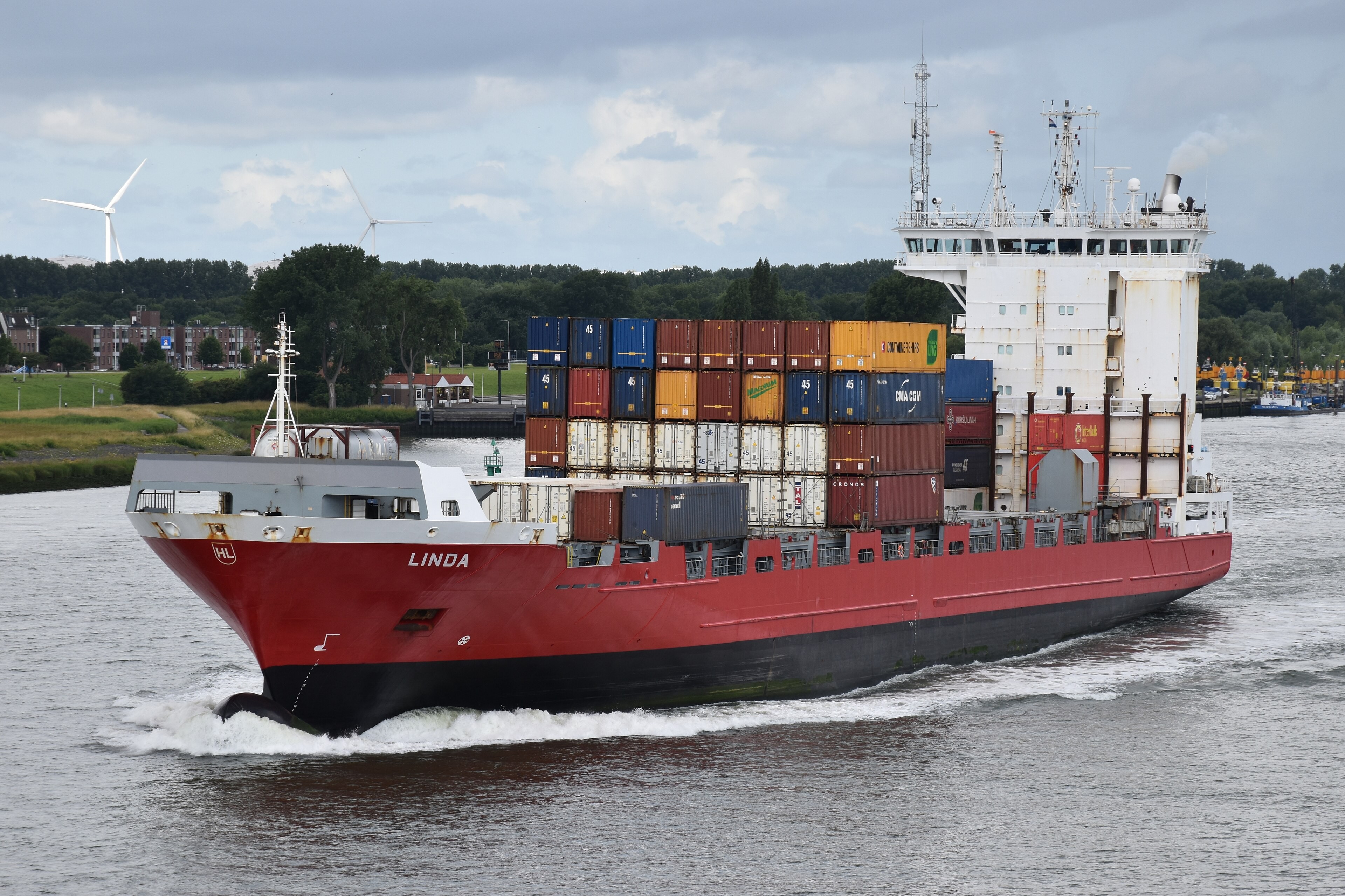 Thames Departure: LINDA