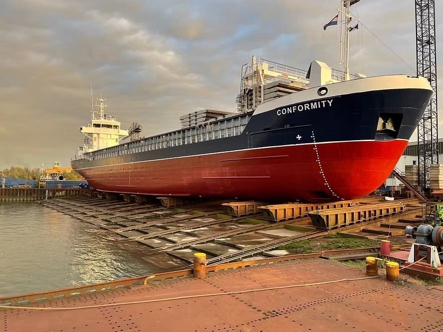 Transit: CONFORMITY           entering English South Coast at The Dover Strait