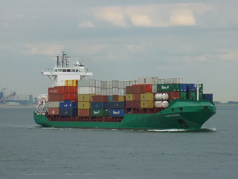 Transit: ELBFEEDER entering English South Coast at The Dover Strait