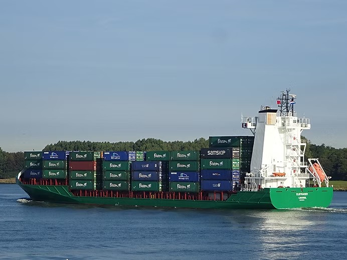 Transit: ELBTRADER entering English South Coast at The Dover Strait
