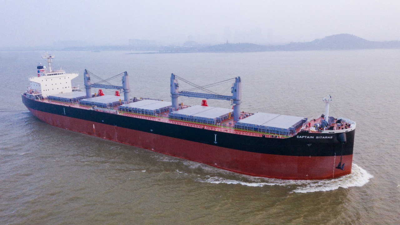 Transit: CAPTAIN SITARAS      entering English South Coast at The Dover Strait