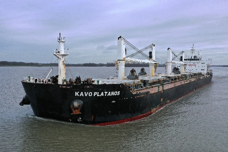 Transit: DE XIN XING LONG     entering English South Coast at The Dover Strait