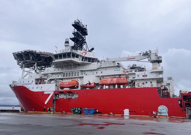  Scottish East Coast - SEVEN KESTREL transiting Dornoch Firth Coast