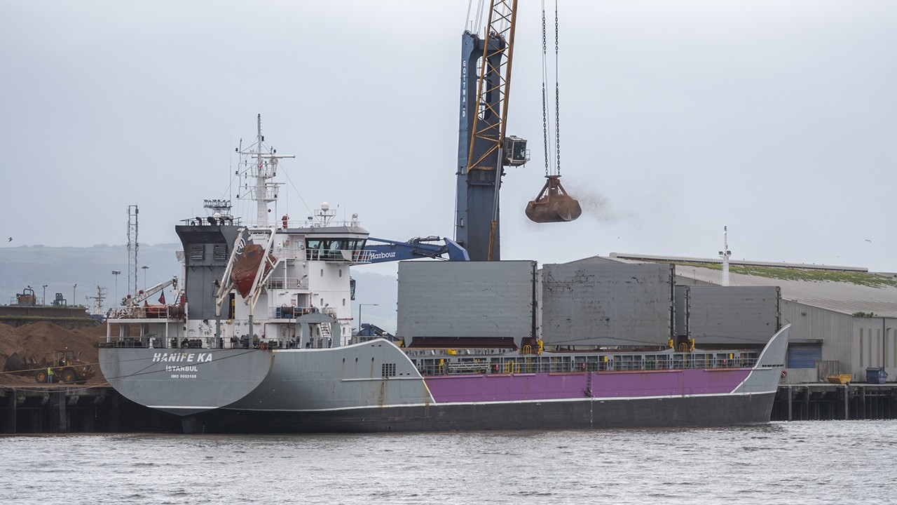 Transit: LONGWAVE             entering English South Coast at The Dover Strait