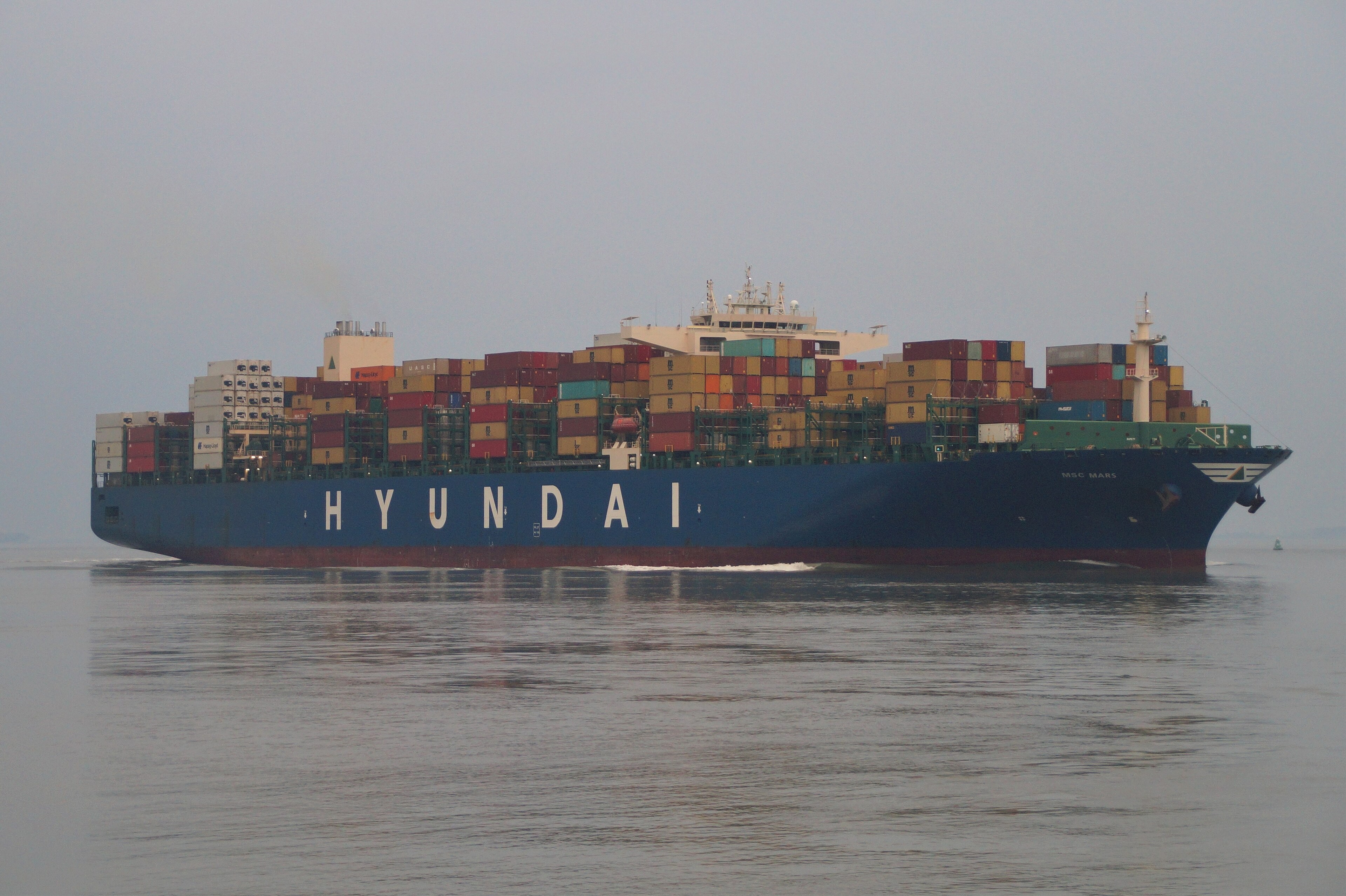 Transit: HYUNDAI JUPITER      entering English South Coast at The Dover Strait