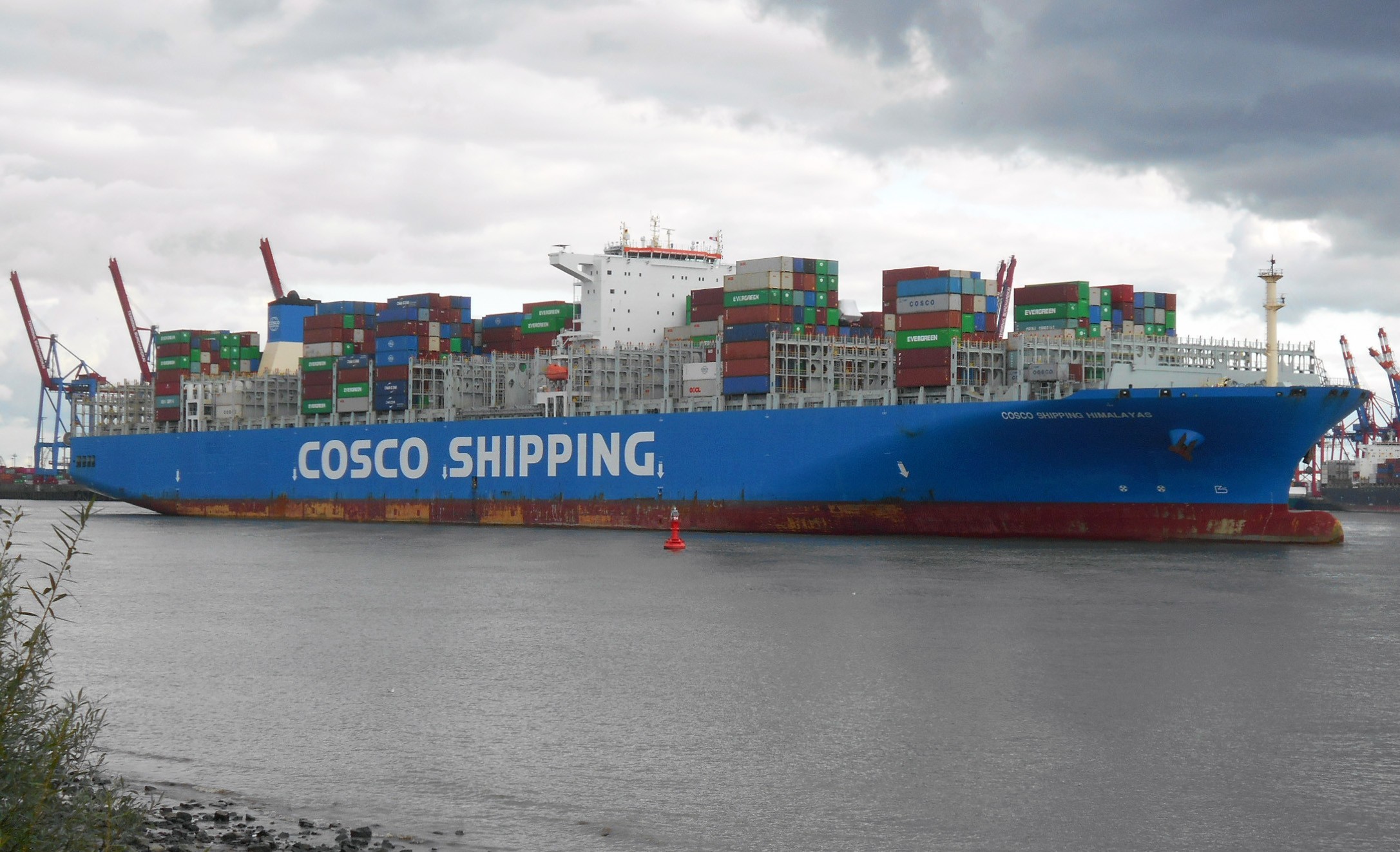 Transit: COSCO HIMALAYAS entering English South Coast at The Dover Strait