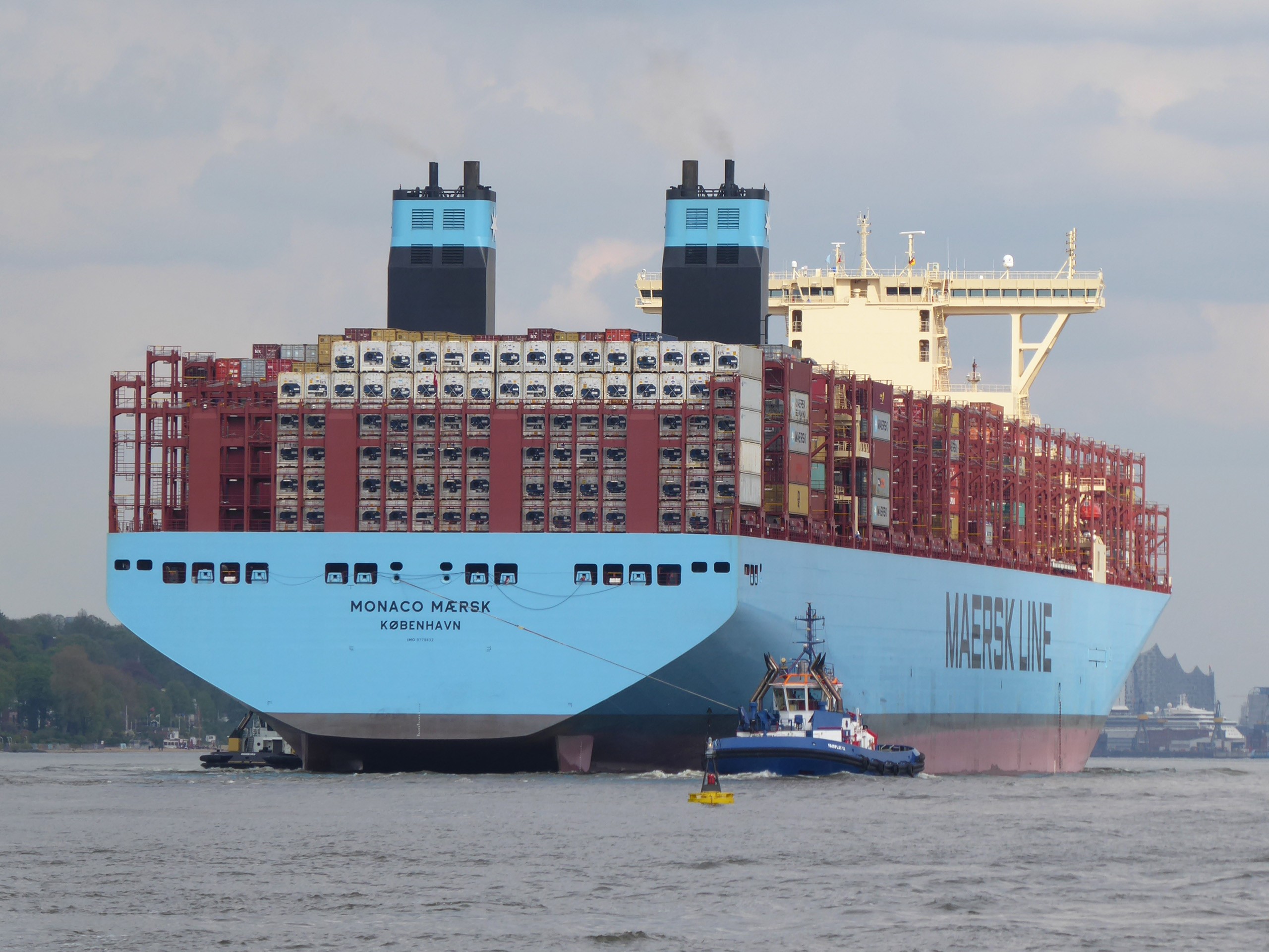 Thames Departure: MONACO MAERSK