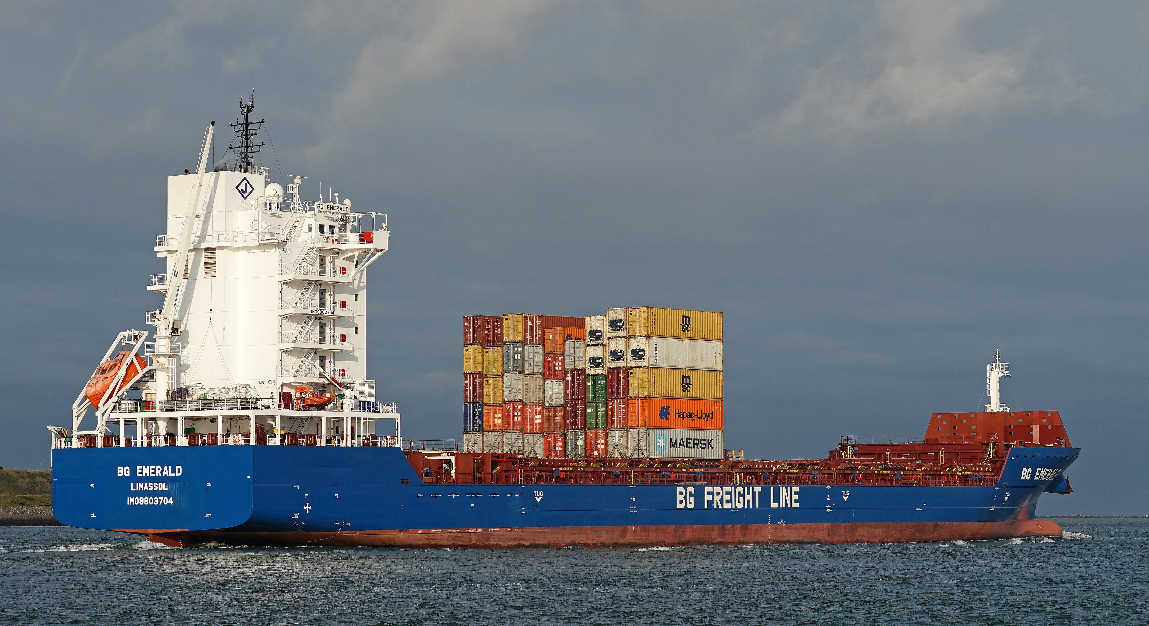Transit: BG EMERALD           entering English South Coast at The Dover Strait