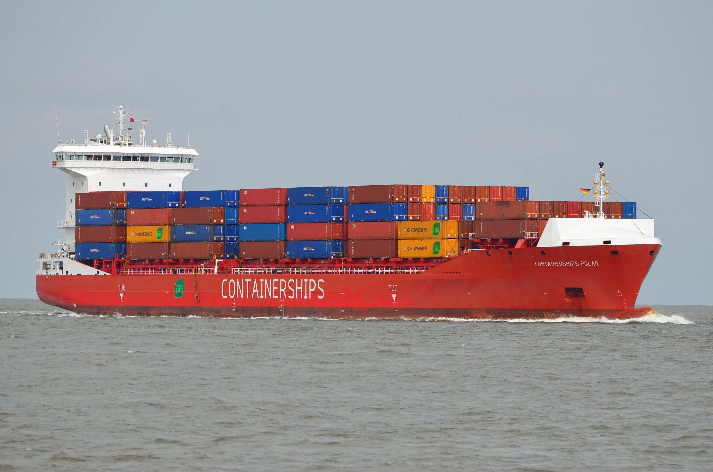 Transit: CONTAINERSHIPS POLAR entering English South Coast at The Dover Strait