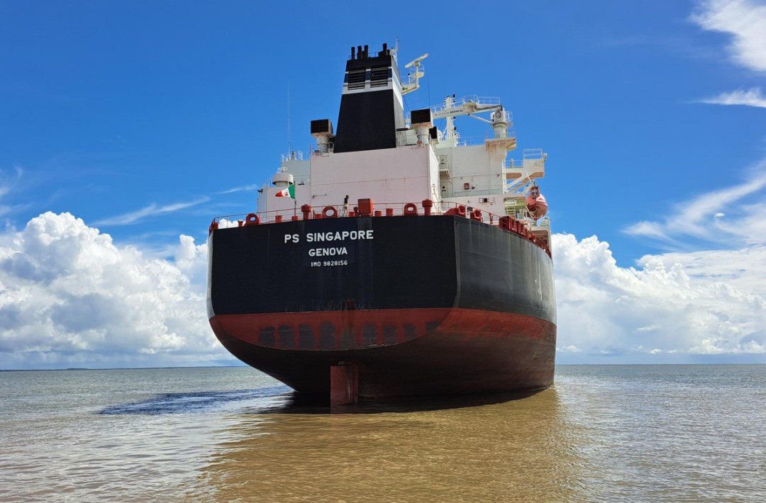 Transit: PS SINGAPORE         entering English South Coast at The Dover Strait