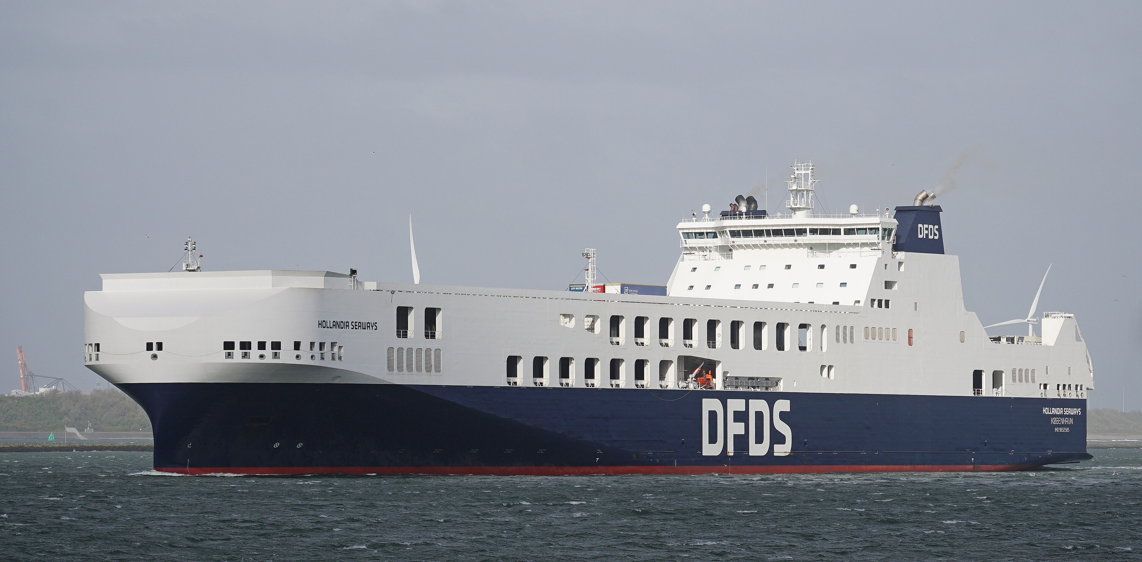 Humber Departure: HOLLANDIA SEAWAYS