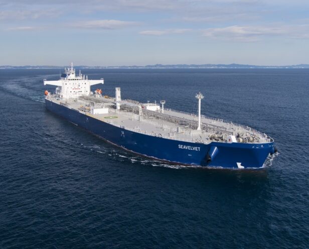 Transit: SEAVELVET            entering English South Coast at The Dover Strait