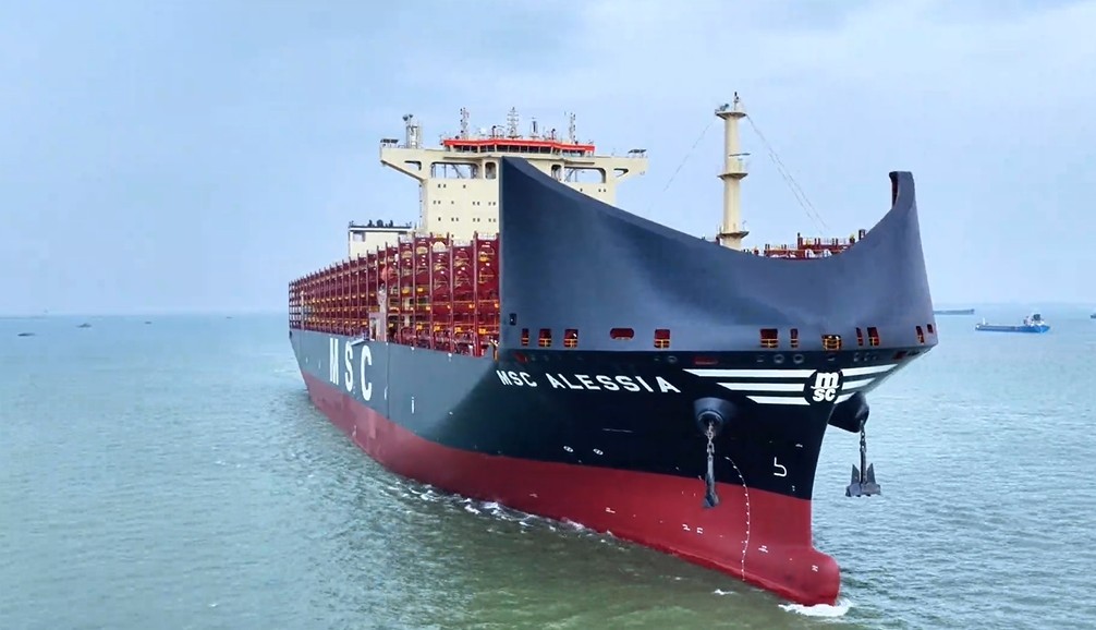 Transit: MSC ALESSIA          entering English South Coast at The Dover Strait