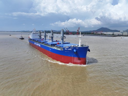  Irish Sea - JNS LAKE             transiting Irish Sea West of Man