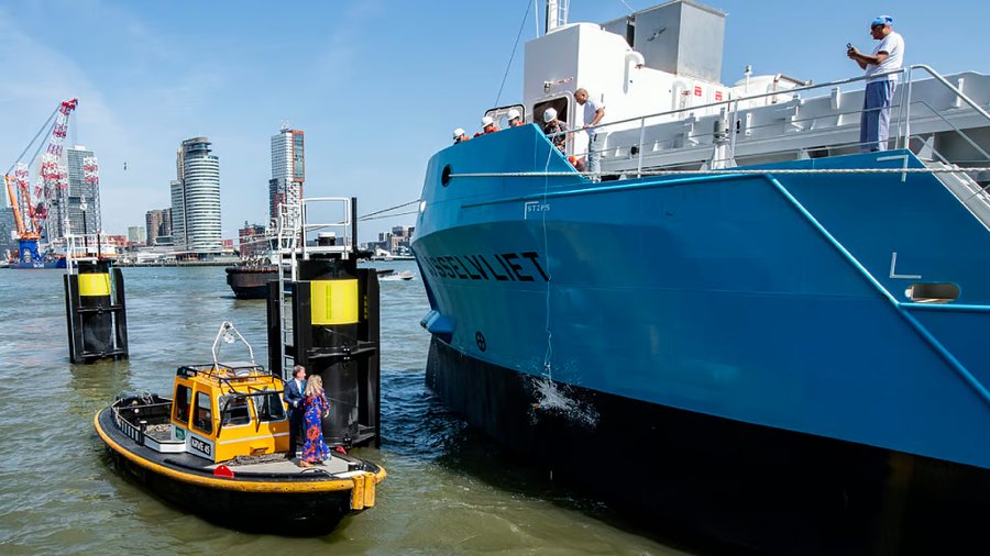 Transit: IJSSELVLIET          entering English South Coast at The Dover Strait