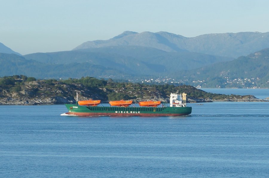  Irish Sea - SUNMI                transiting Irish Sea off Wales