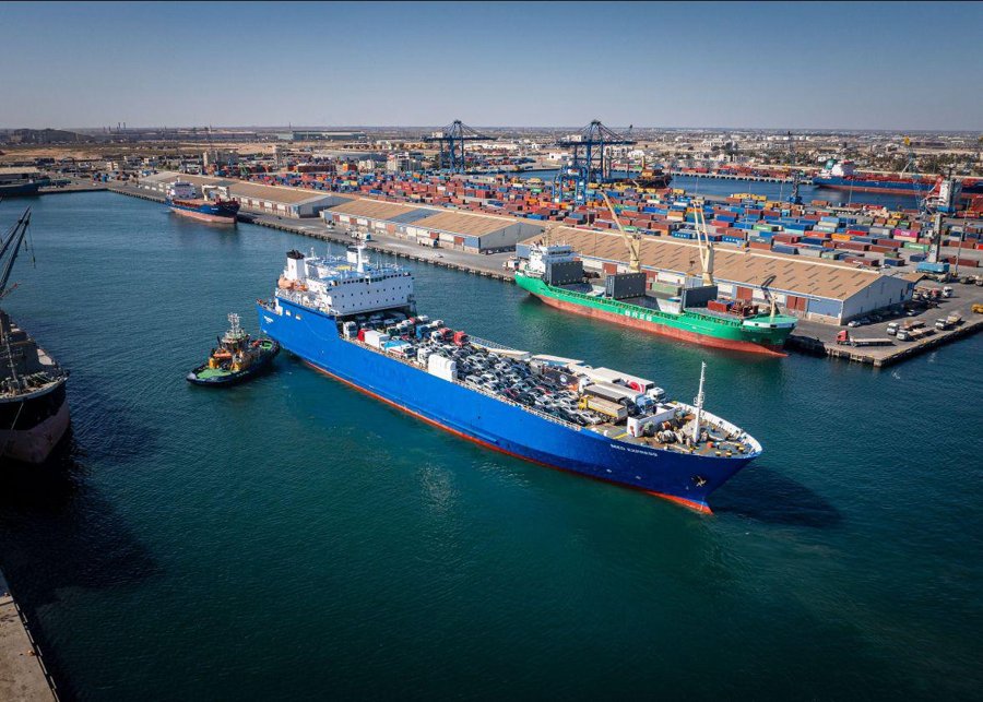 Transit: MED EXPRESS entering English South Coast at The Dover Strait