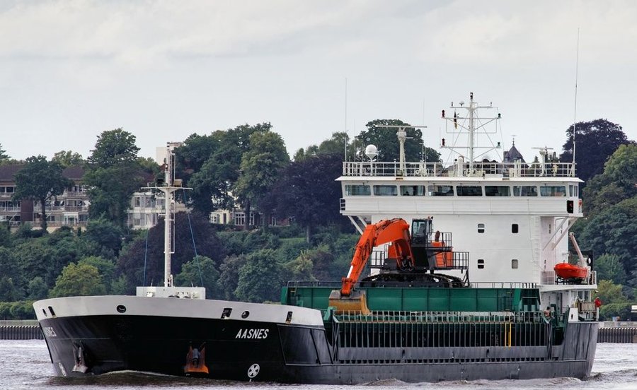  Irish Sea - AASNES               transiting Irish Sea off Wales
