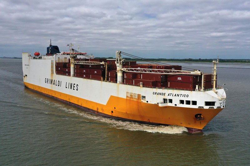 Transit: GRANDE ATLANTICO     entering English South Coast at The Dover Strait