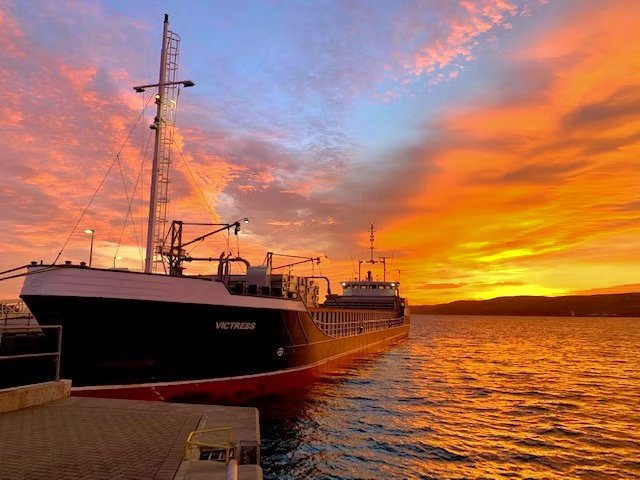 Transit: VICTRESS             entering English South Coast at The Dover Strait