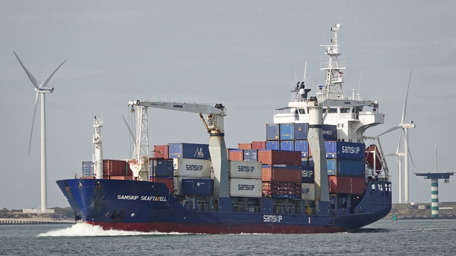  Scottish East Coast - SAMSKIP SKAFTAFELL   transiting John O'Groats Approach