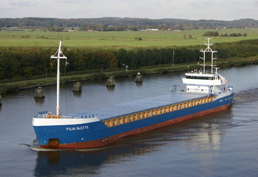  Scottish East Coast - LELIE C              transiting Aberdeenshire Coast