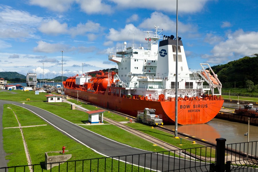 Transit: BOW SIRIUS           entering English South Coast at The Dover Strait