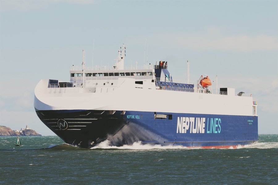 Irish Sea - NEPTUNE AEGLI transiting Irish Sea off Wales