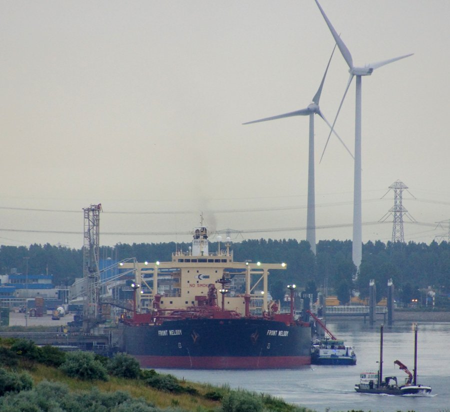 Transit: IZOLA entering English South Coast at The Dover Strait