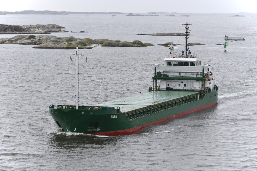 Transit: EKEN                 entering English South Coast at The Dover Strait