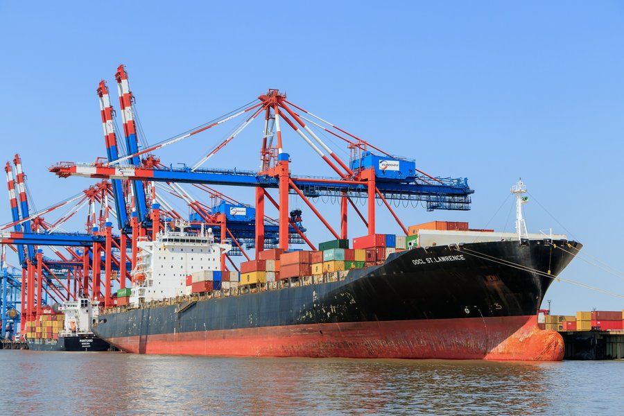  Celtic Sea - OOCL ST.LAWRENCE     transiting Celtic Sea