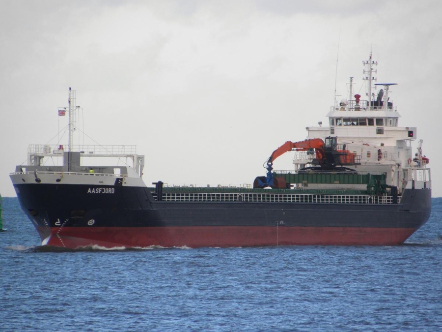 Irish Sea - AASFJORD transiting Irish Sea off Wales