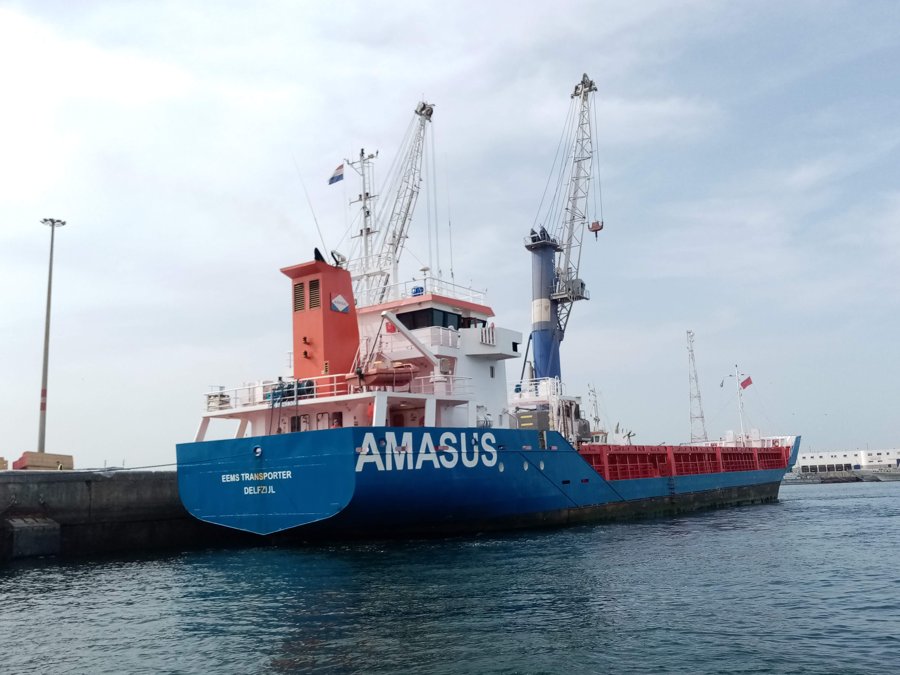  Scottish East Coast - EEMS TRANSPORTER transiting Forth & Tay Coast