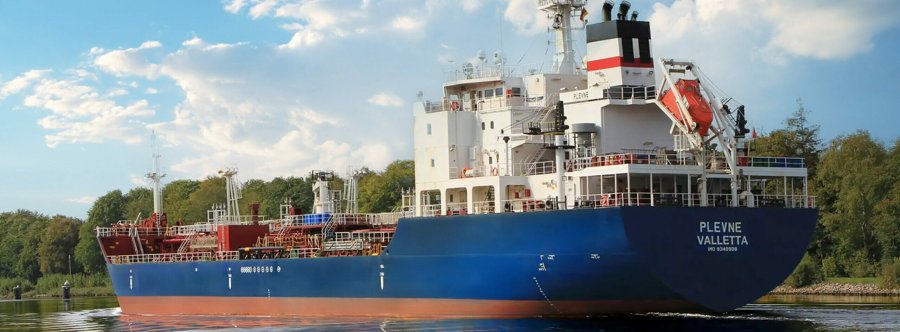  Irish Sea - PLEVNE               transiting Irish Sea off Anglesey