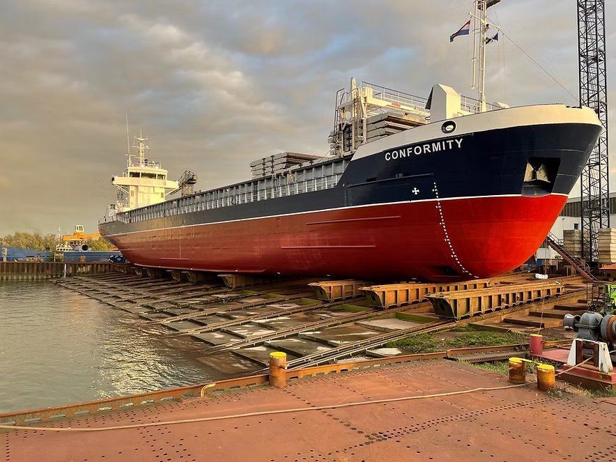 Transit: CONFORMITY           entering English South Coast at The Dover Strait