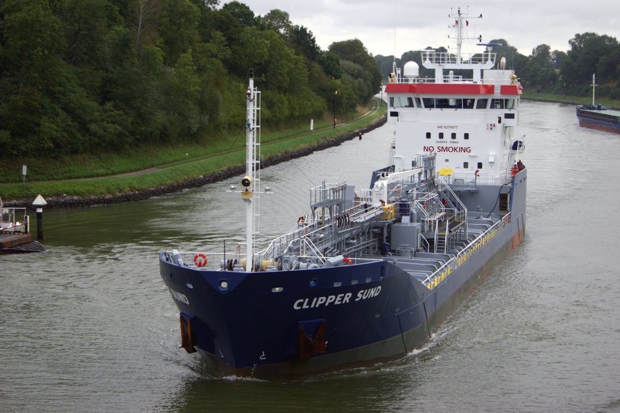 Transit: NORDIC SUND entering English South Coast at The Dover Strait
