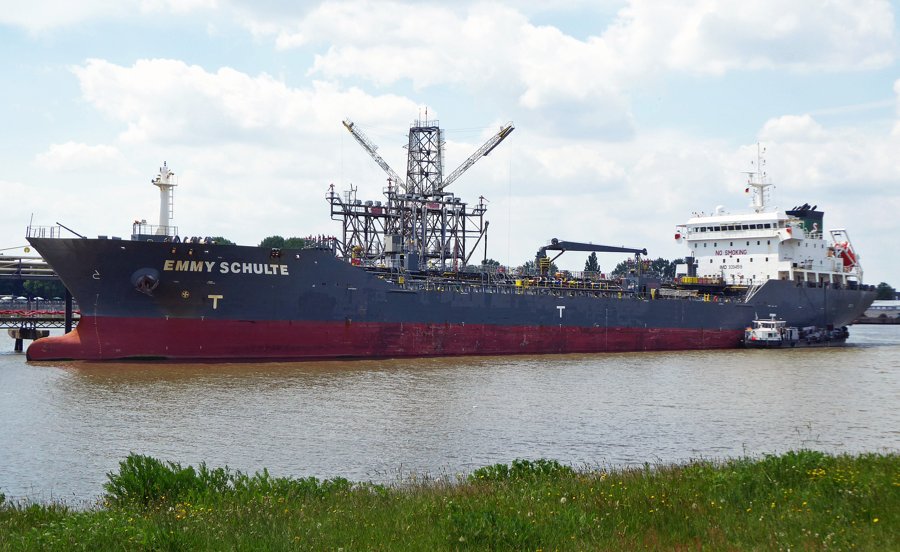 Transit: EMMY SCHULTE         entering English South Coast at The Dover Strait