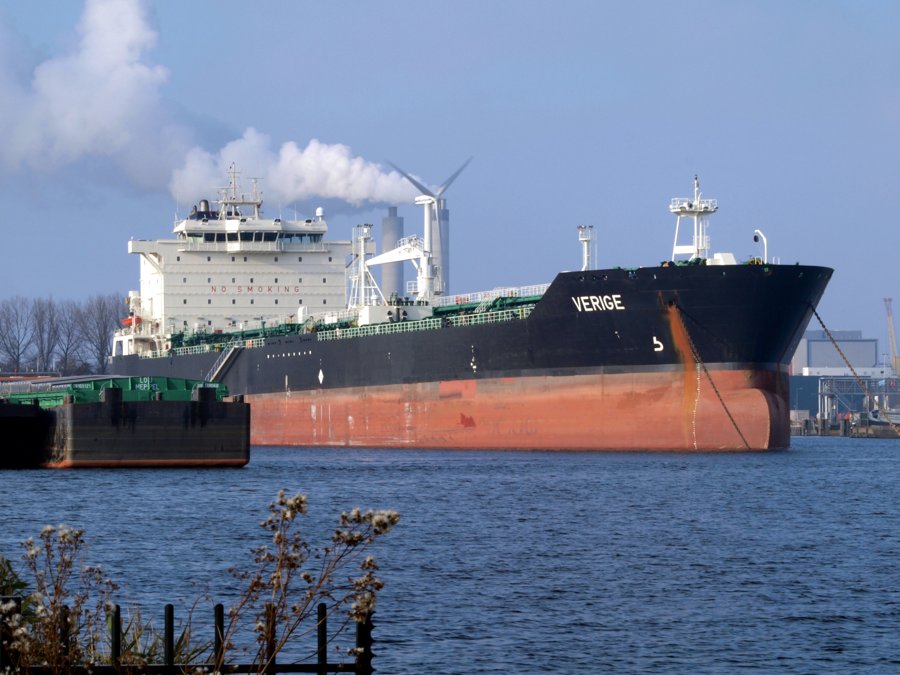  Irish Sea - VERIGE transiting Irish Sea off Dublin