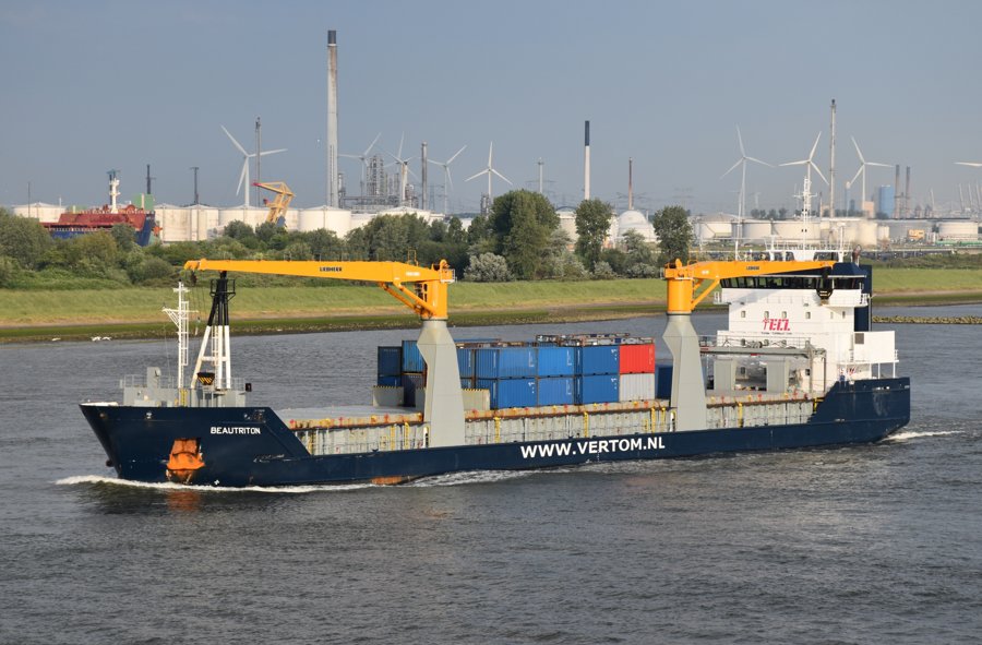 Transit: BEAUTRITON           entering English South Coast at The Dover Strait