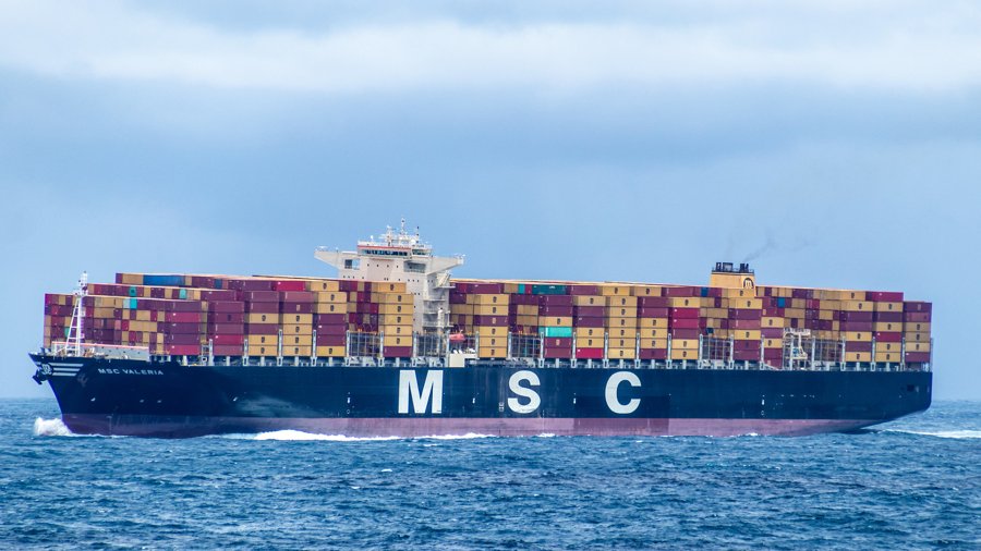 Thames Departure: MSC VALERIA         