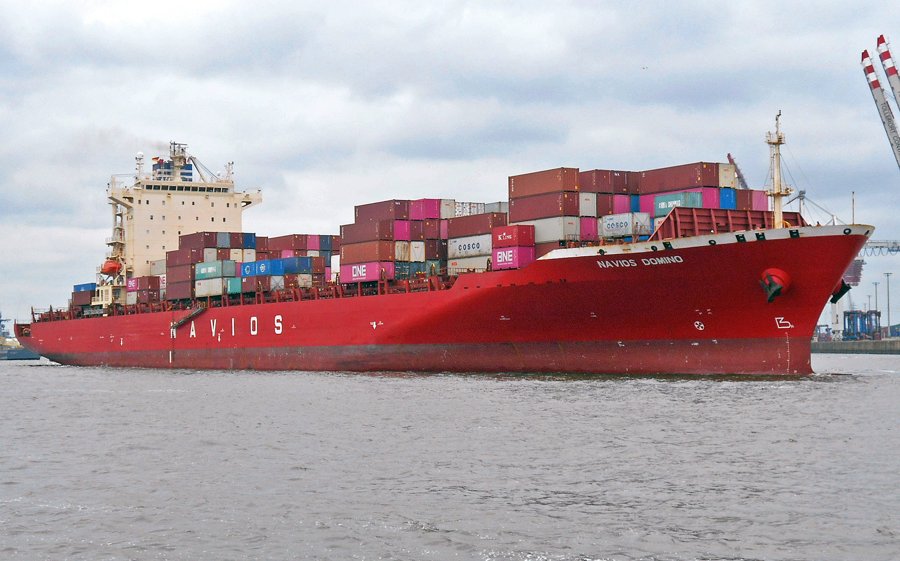 Transit: NAVIOS DOMINO entering English South Coast at The Dover Strait