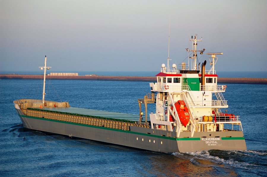 Transit: KLAVERBANK entering English South Coast at The Dover Strait