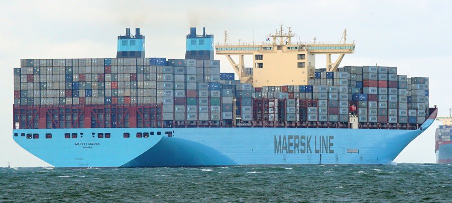 Transit: MERETE MAERSK entering English South Coast at The Dover Strait