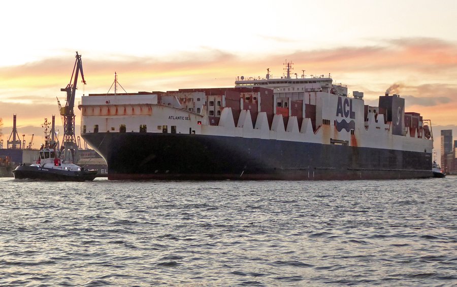  Irish Sea - ATLANTIC SEA         transiting Irish Sea off Wales