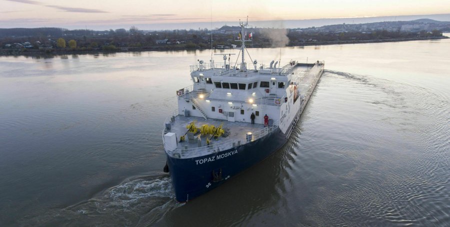 Transit: TOPAZ DANUBE entering English South Coast at The Dover Strait
